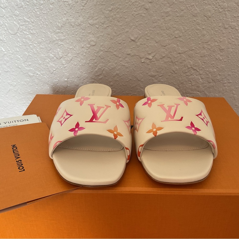 Louis Vuitton slides - Picture 2 of 8